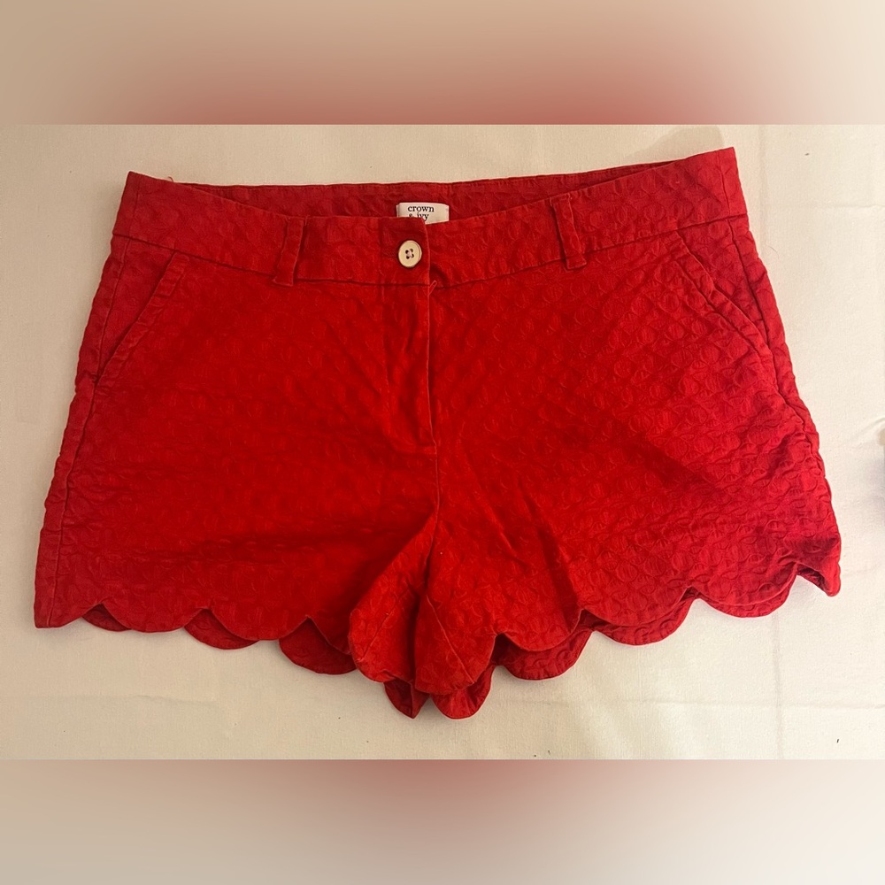 crown & ivy Red Scallop Hem Shorts. Size 14